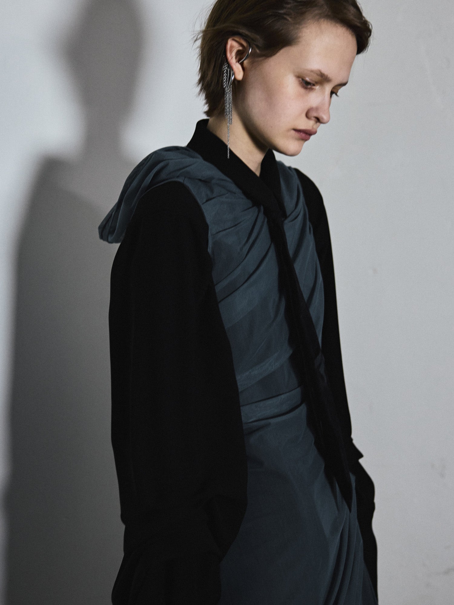 Sheer Drape Lifted Back Hooded Top / Gray