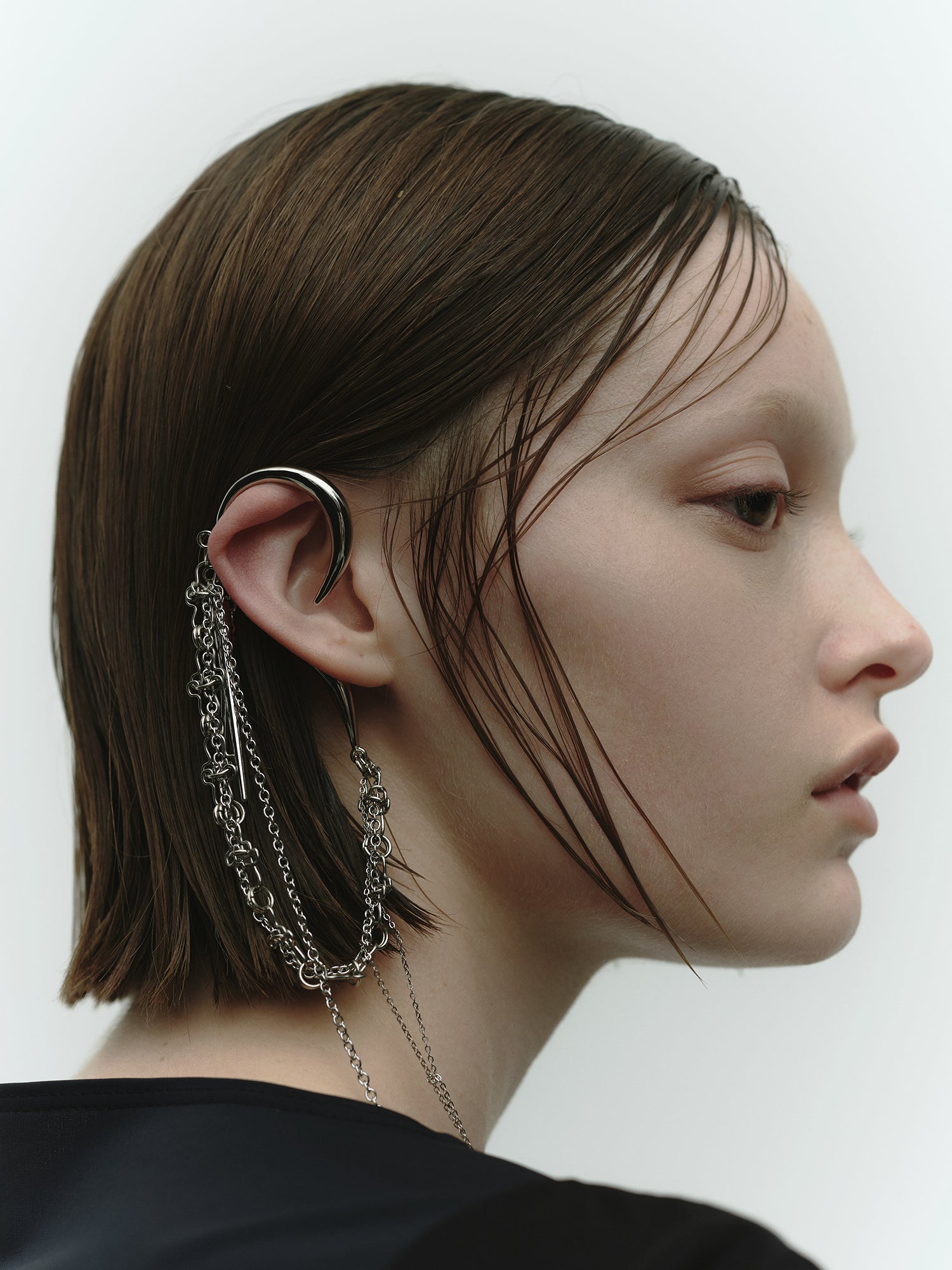 Circle Eye Chain Ear Cuff