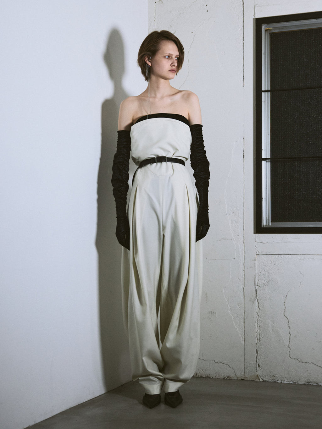 Knees Back Tuck Pants Jumpsuit