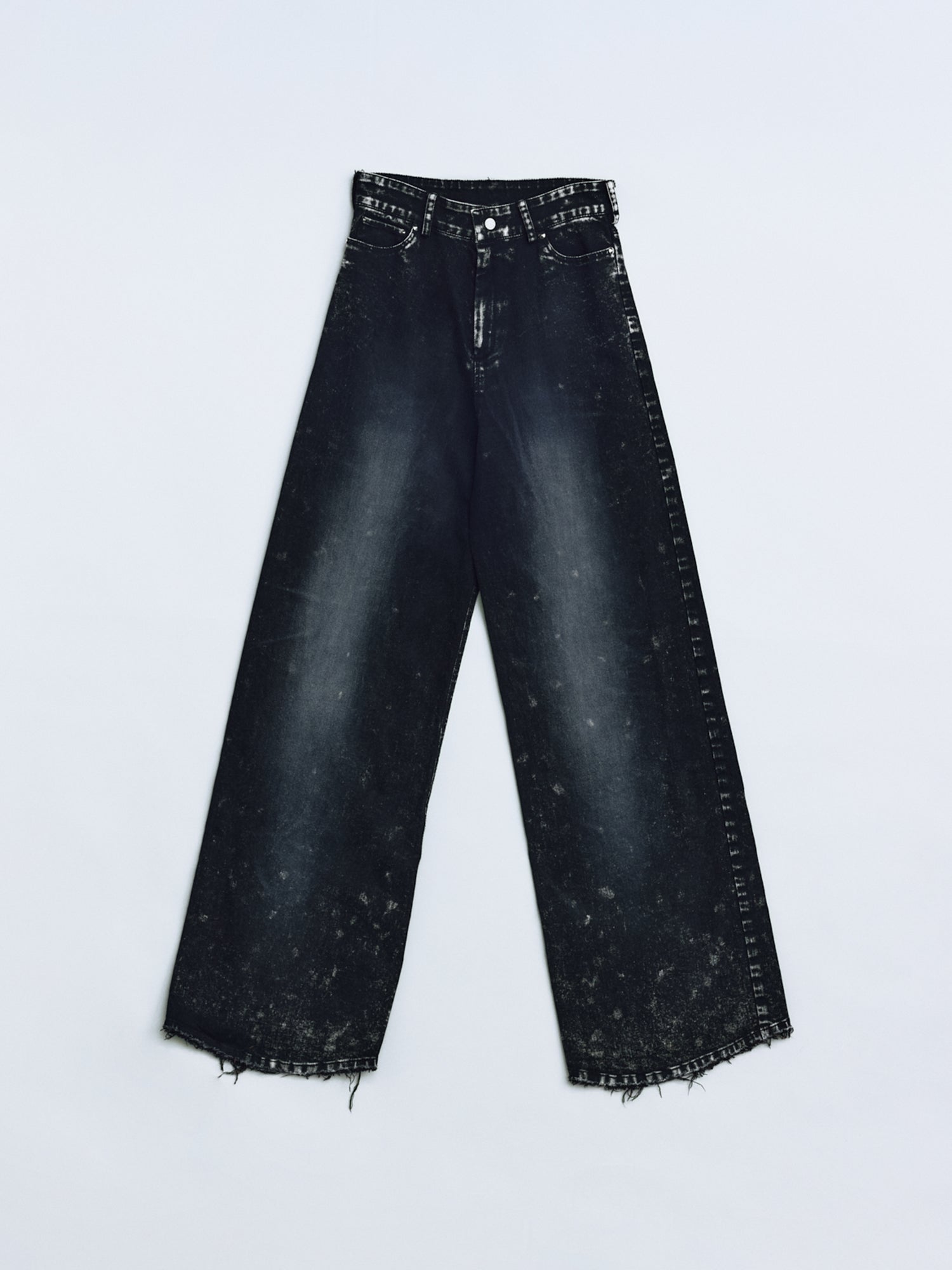 Big black damaged jeans