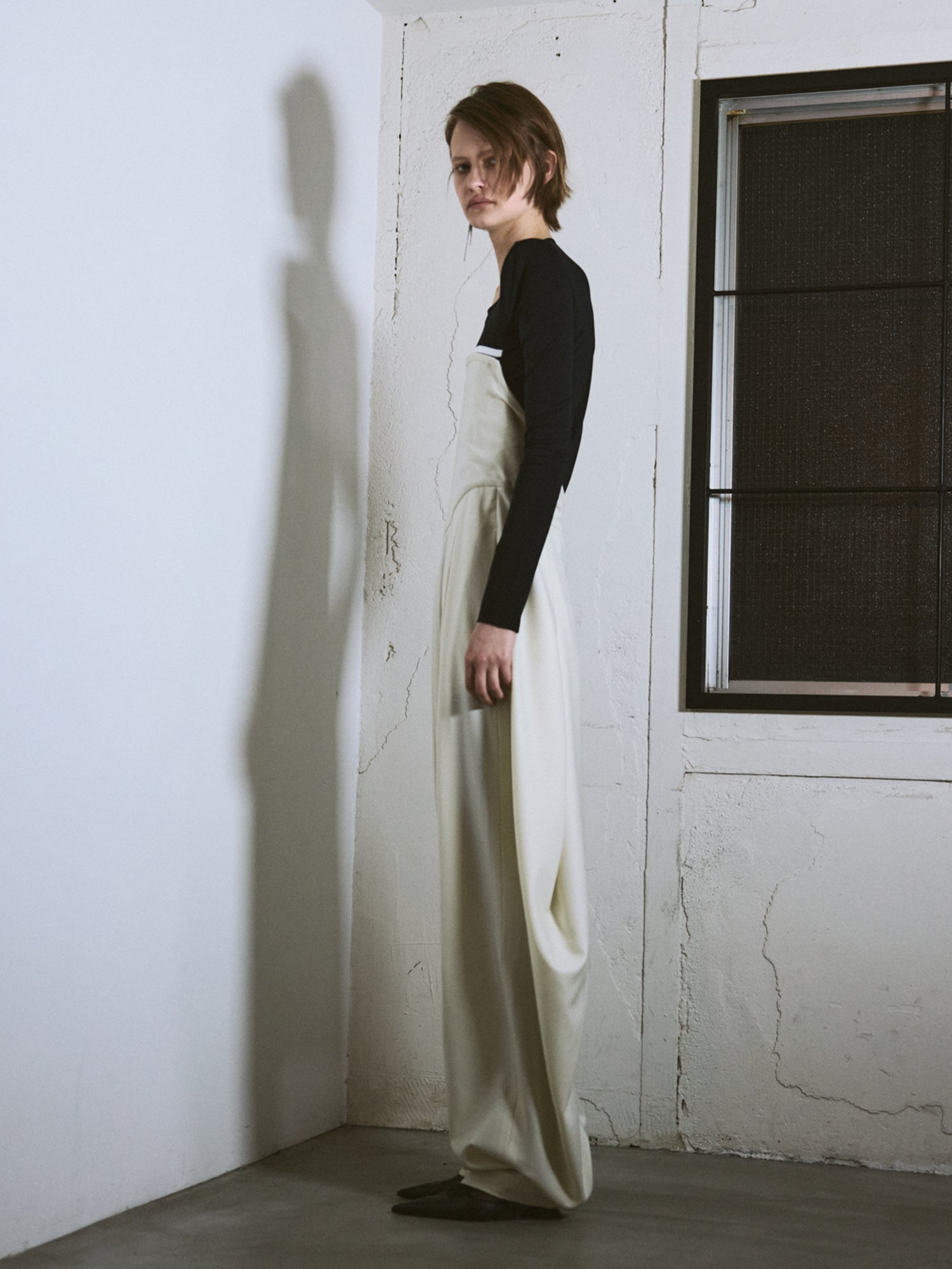 Knees Back Tuck Pants Jumpsuit