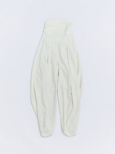 Knees Back Tuck Pants Jumpsuit