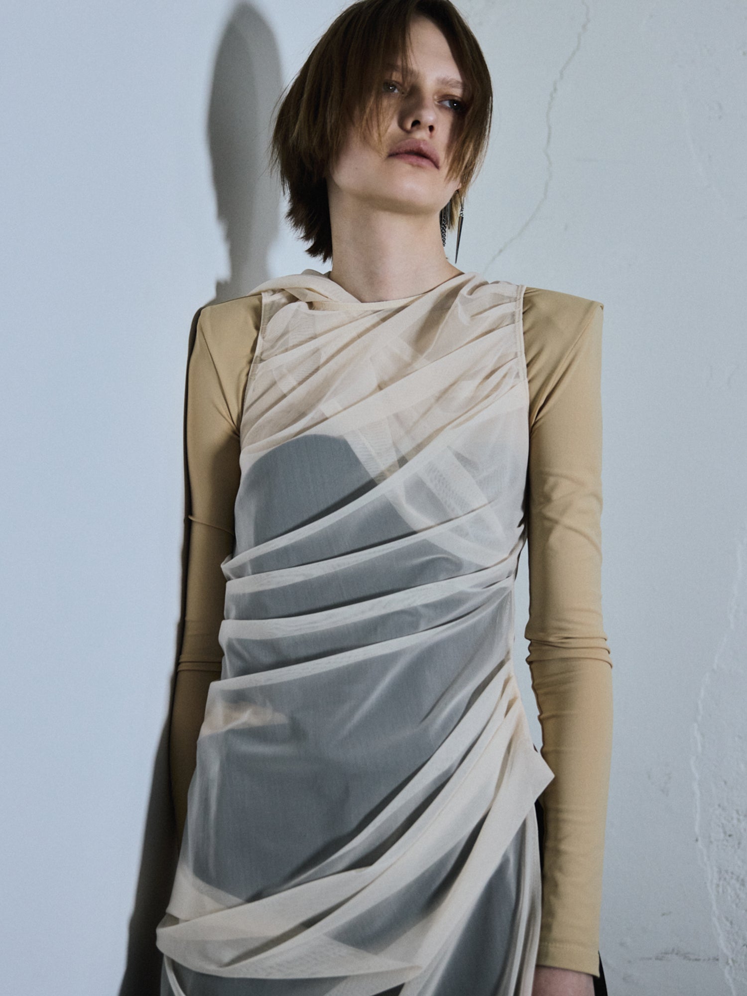 Shoulder pad mini sleeve tops