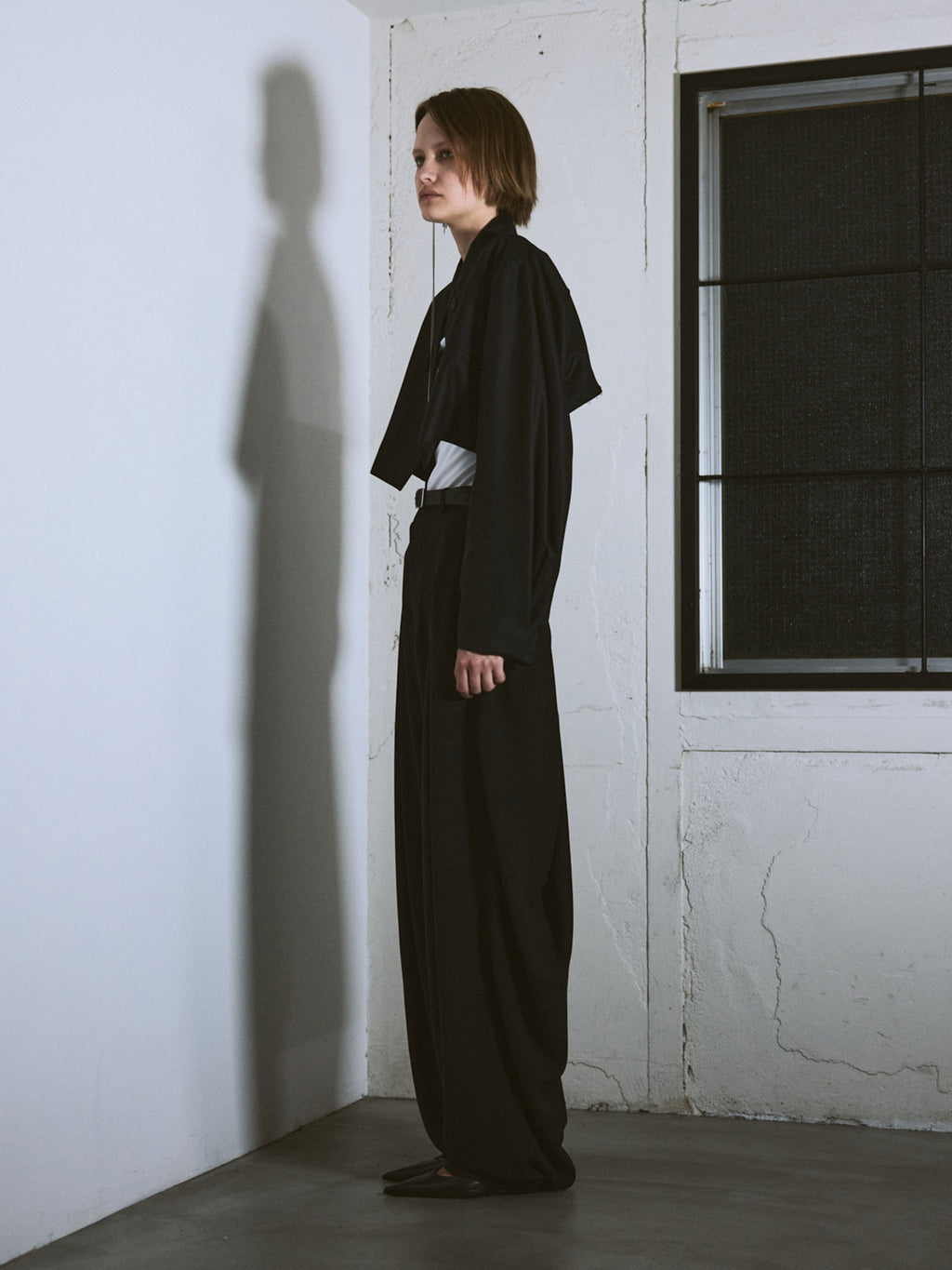 Knee Back Tuck Pants / Black