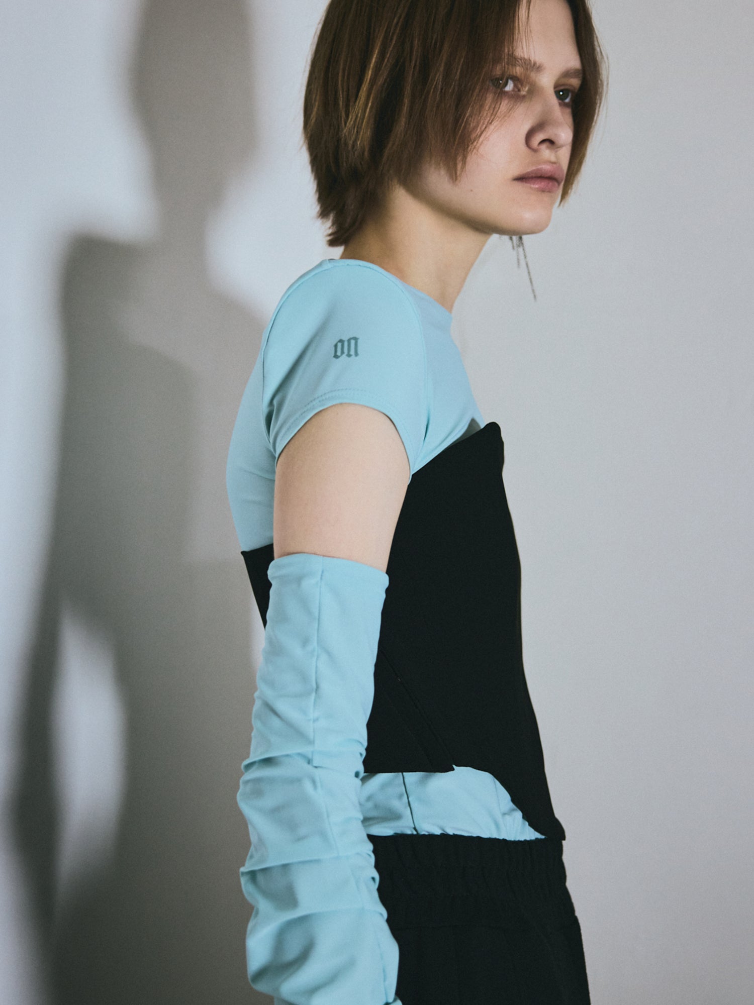 Shoulder pad mini sleeve tops / Sky
