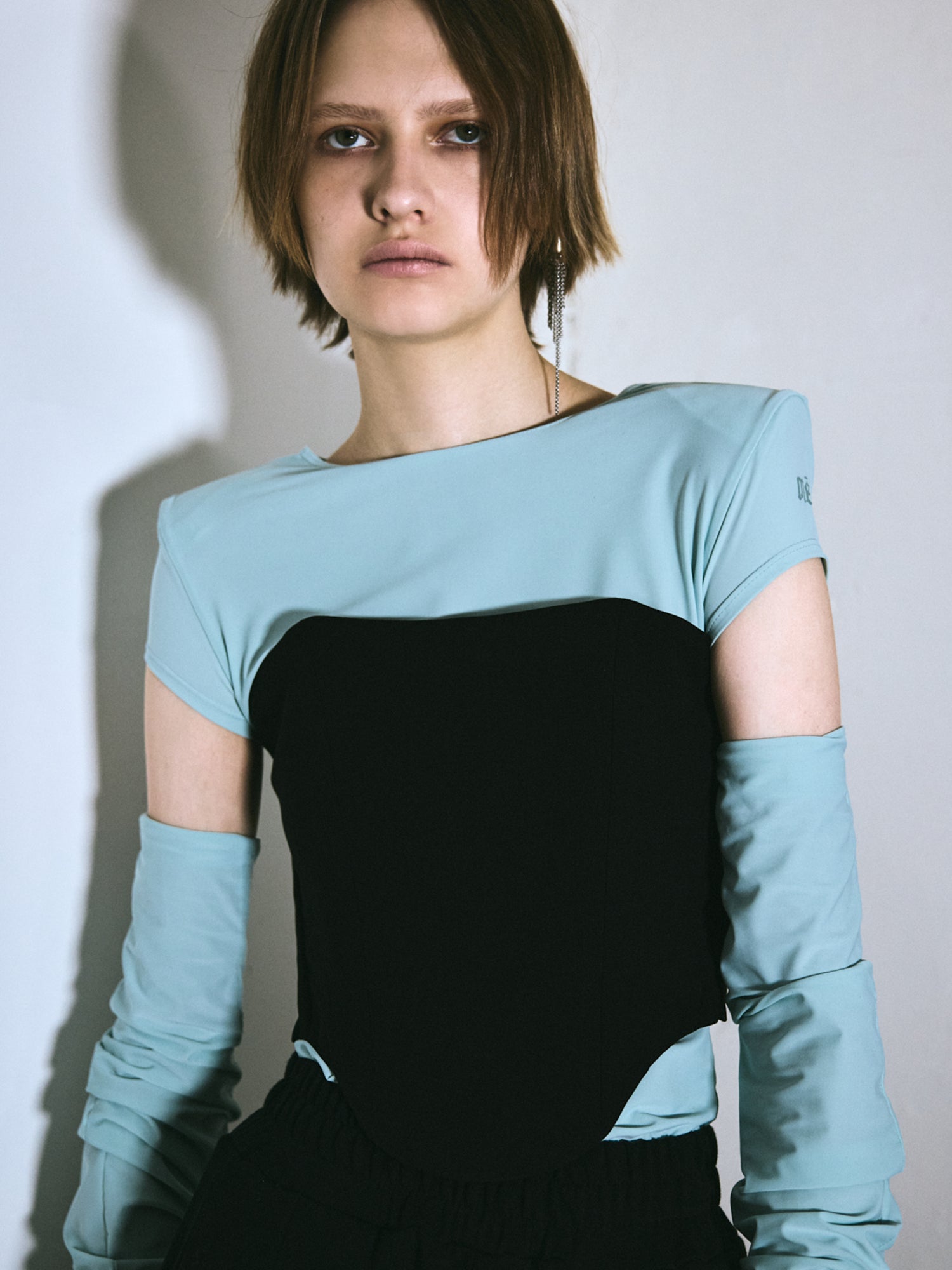 Shoulder pad mini sleeve tops / Sky