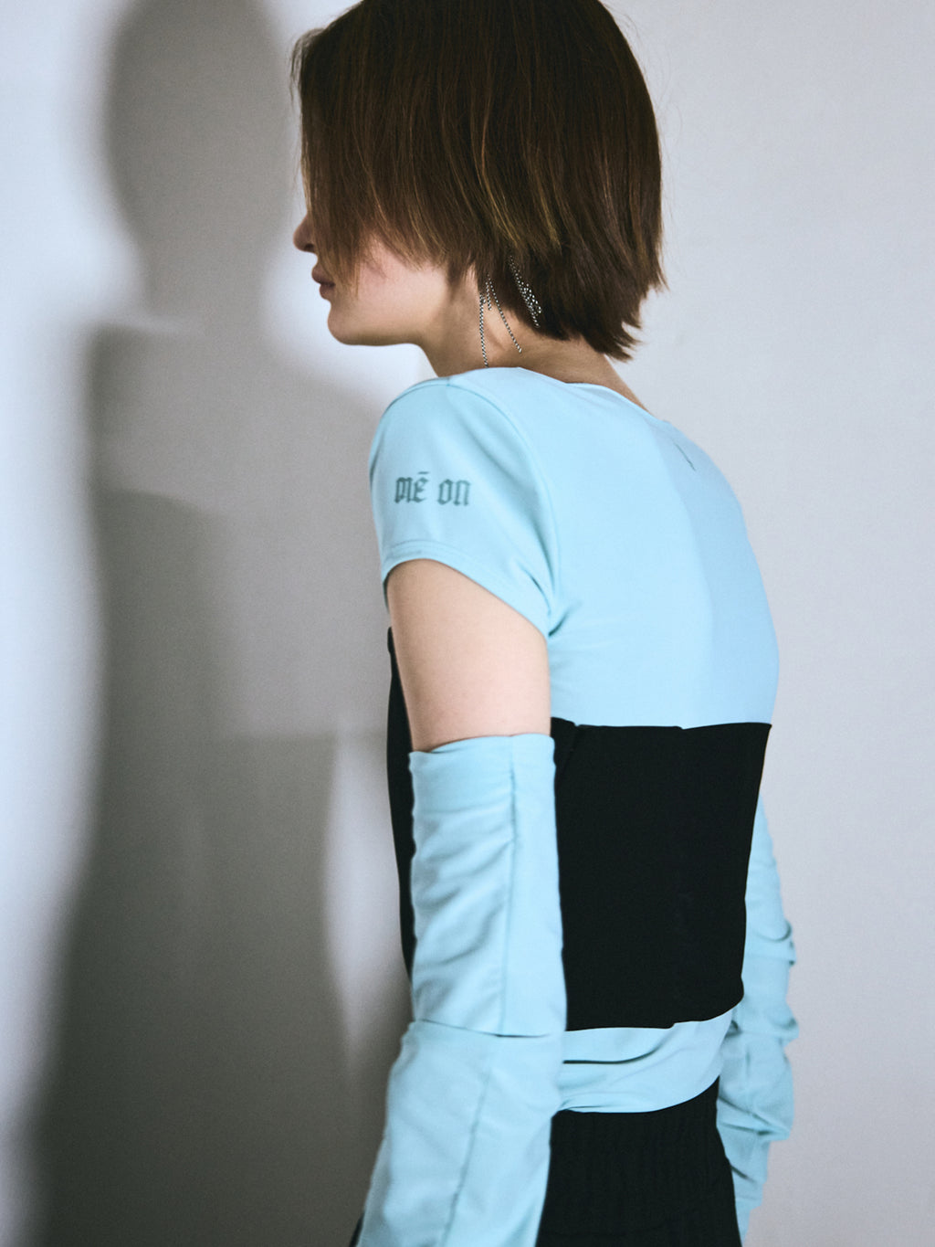 Shoulder pad mini sleeve tops / Sky