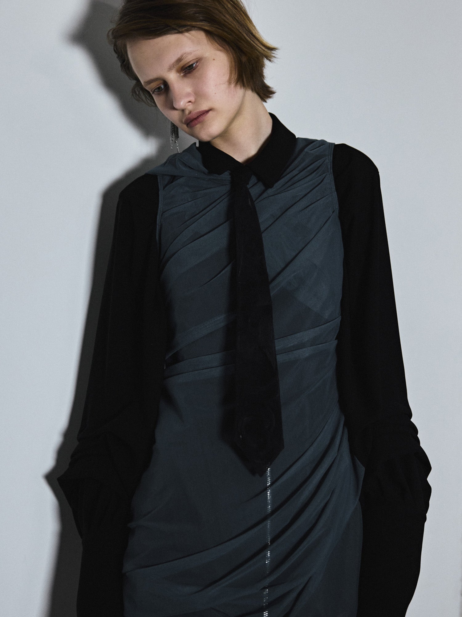 Sheer Drape Lifted Back Hooded Top / Gray