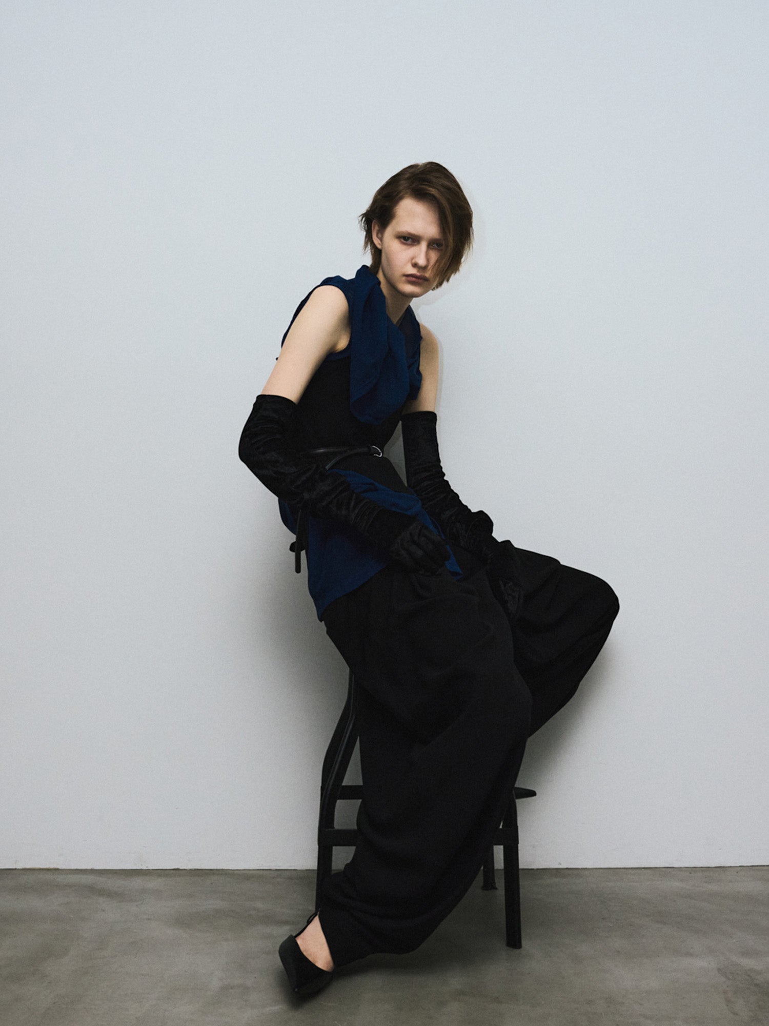 Sheer Drape Lifted Back Hooded Top / Navy