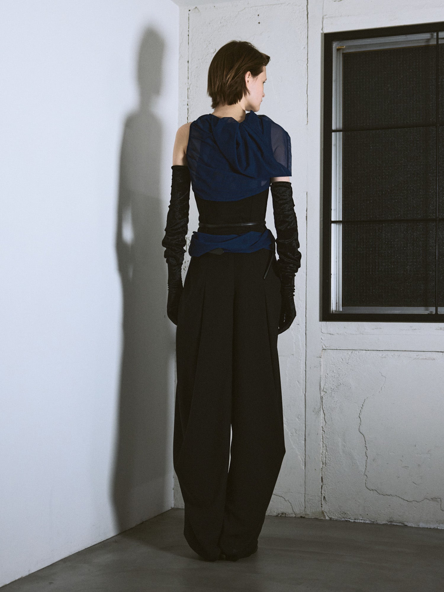 Sheer Drape Lifted Back Hooded Top / Navy