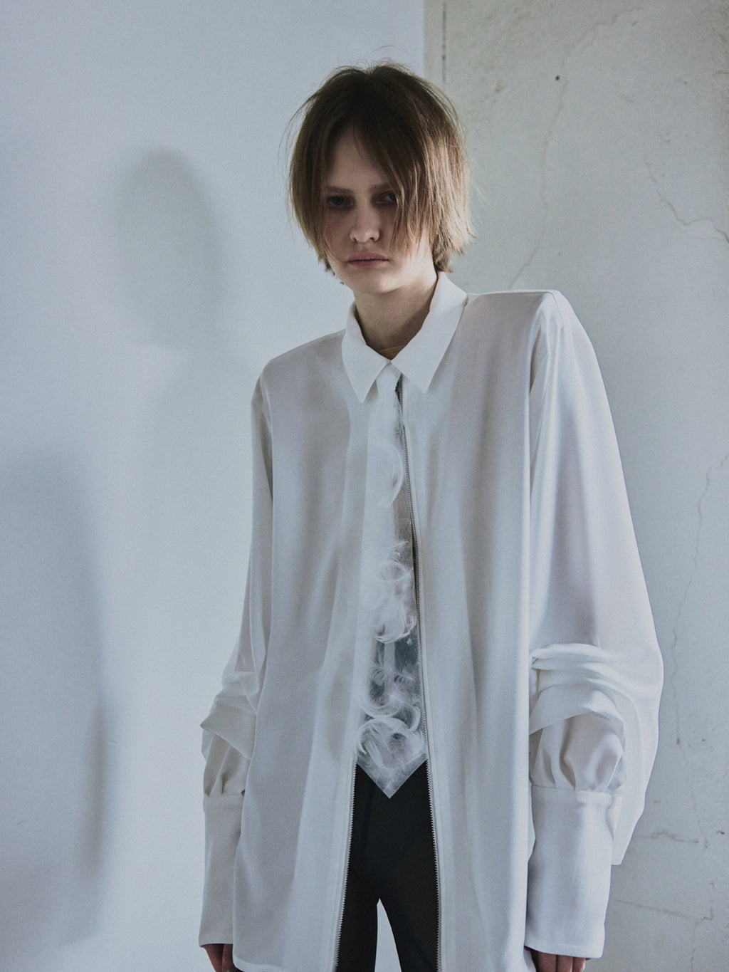 Tulle Feather Tie / White